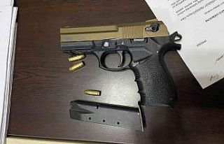 Kendilerini polis diye tanıttılar, polislere yakalandılar