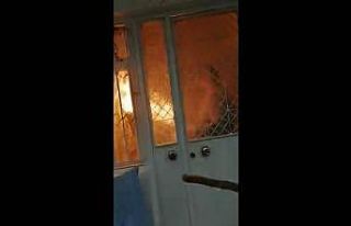 Kendini ve annesini evde diri diri yakmaya çalıştı