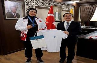 Kick Boks Şampiyonasından dünya 2’nci olarak...