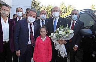 Kılıçdaroğlu’ndan Böcek’e nazar boncuğu