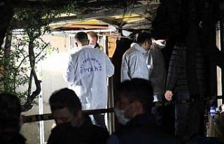 Kız arkadaşını 10 bıçak darbesiyle öldürmekten...