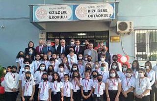 Kızıldere ilk ve ortaokulu öğrencilerinden Aziz...