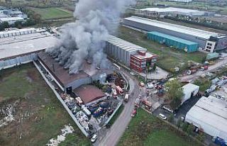 Kocaeli’ndeki fabrika yangını sürüyor