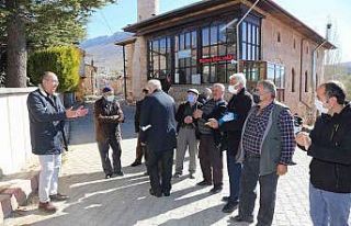 Konya Kızılören’de depremin izleri silinmeye...