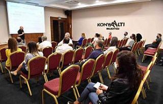 Konyaaltı’nda personele 1 ayda 4 eğitim
