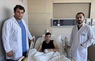 Kopan el parmağının yerine ayak parmağı dikildi