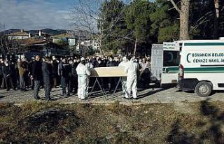 Korona virüse yenik düşen doktor son yolculuğuna...