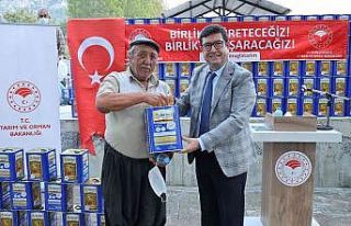 Köyceğiz’de 658 arıcıya 82 ton arı yemi dağıtıldı