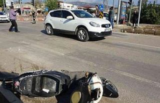 Kozan’da elektrikli bisiklet ile otomobil çarpıştı:...