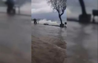 Kurşunlu’da sahil şeridi denizle birleşti