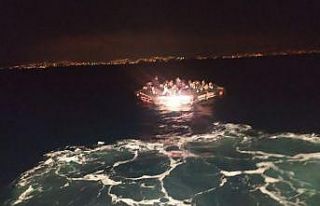 Kuşadası açıklarında 48 düzensiz göçmen kurtarıldı