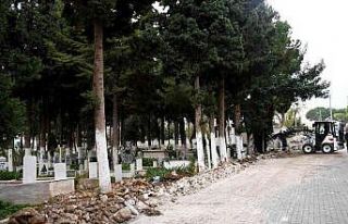 Kuşadası Belediyesi hizmetleri devam ediyor