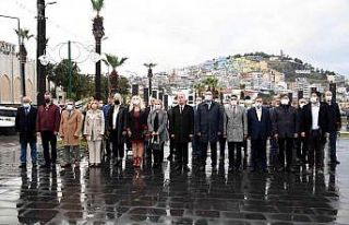 Kuşadası’nda 24 Kasım Öğretmenler Günü kutlandı