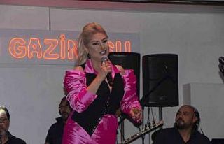 Kuşadası’nda Muazzez Ersoy rüzgarı esti