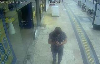 Kuvvetli rüzgara makinede dayanamadı