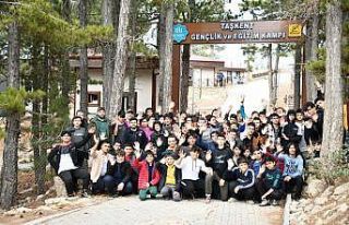 Lise Medeniyet Akademisi gençleri Taşkent kampında