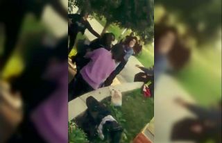 Liseli kızların ekmek bıçaklı kavgası