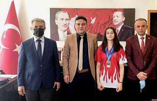 Liseli Sahra Balkan Şampiyonu oldu