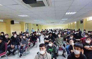 Liseliler girişimcilerle buluştu