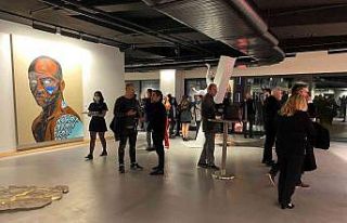 Loft Art, Humano sergisi ile kapılarını açtı
