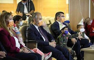 Lösemili çocuklar için tiyatro hastaneye taşındı