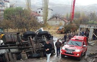 Malatya’da devrilen beton mikserinin sürücüsü...