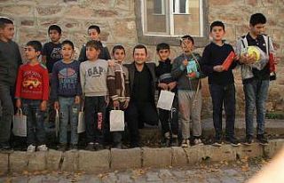 Malazgirt Kaymakamı Demirer, köylülerin dertlerini...