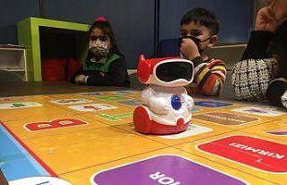 Mamaklı miniklere robotik kodlama eğitimi