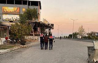 Manisa’da eğlence mekanında garson müşteriyi...