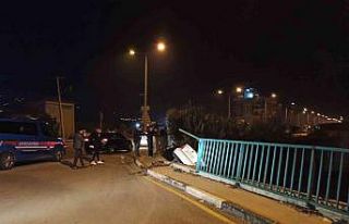 Manisa’da genç sürücü kaza yaptı: 2 yaralı