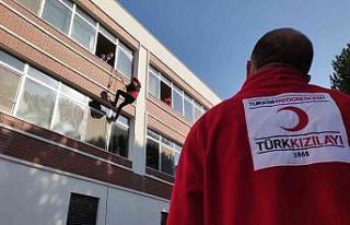 Manisa’da Türk Kızılay Afet Timi ‘hayat kurtaran’...