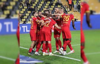 Mario Gavranovic  gollerine devam ediyor