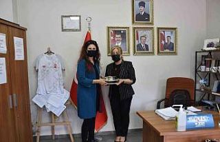 Mehtap Yılmaz kadın muhtarları ziyaret ediyor