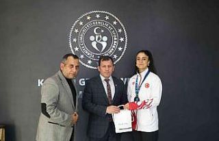Mensure Karadayı, Kick Boks’ta Dünya üçüncüsü...