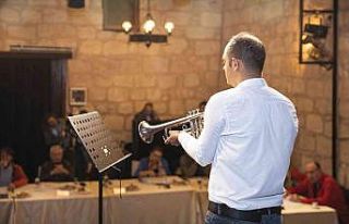 Mersin Büyükşehir Belediyesi sanatçı kadrosunu...