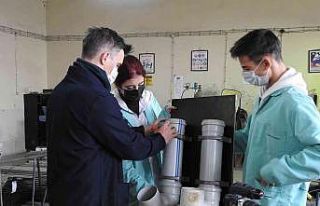 Meslek Lisesi öğrencileri sokak hayvanları için...