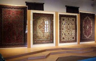 Metrekaresinde 360 bin ilmek var, bu halılar müzede...