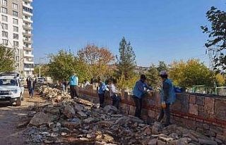 Mezarlıkların çevre duvarları yenileniyor