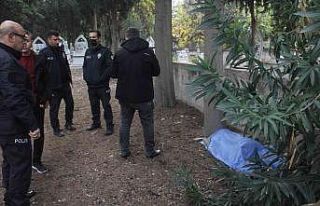 Mezarlıkta ölü bulundu