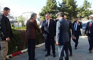 MHP’li Akçay Van’da
