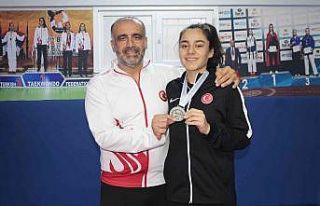 Milli tekvandocu Sude Yaren Uzunçavdar Saraybosna’dan...