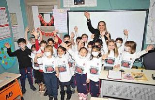 Minik öğrencilerden öğretmenlerini duygularından...