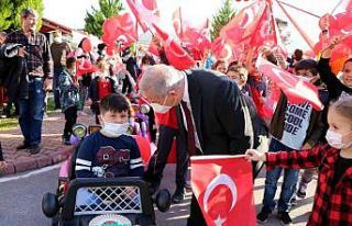 Minikler eğlenerek trafik kurallarını öğreniyor