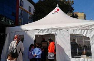 Minikler öncülük etti, büyükler kan bağışladı