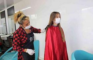 Mobil Kuaför Tırı, yangınzede 329 kişiye hizmet...