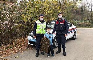 Montuna ’jandarma’ yazan küçük Mikail’e jandarmadan...