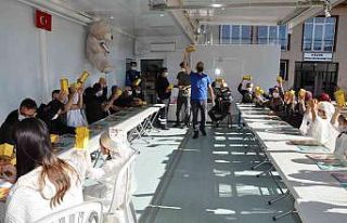 Motivasyon tırı Çerkeslerle buluştu