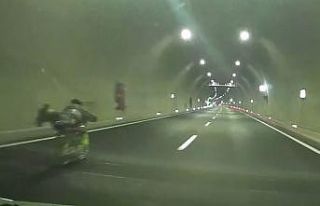 Motosikleti yatarak sürdü