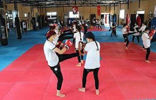 Muaythai sporuyla hayata tutunan çocuklardan muhteşem...