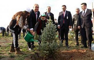 Muş’ta 15 bin fidan toprakla buluşturuldu